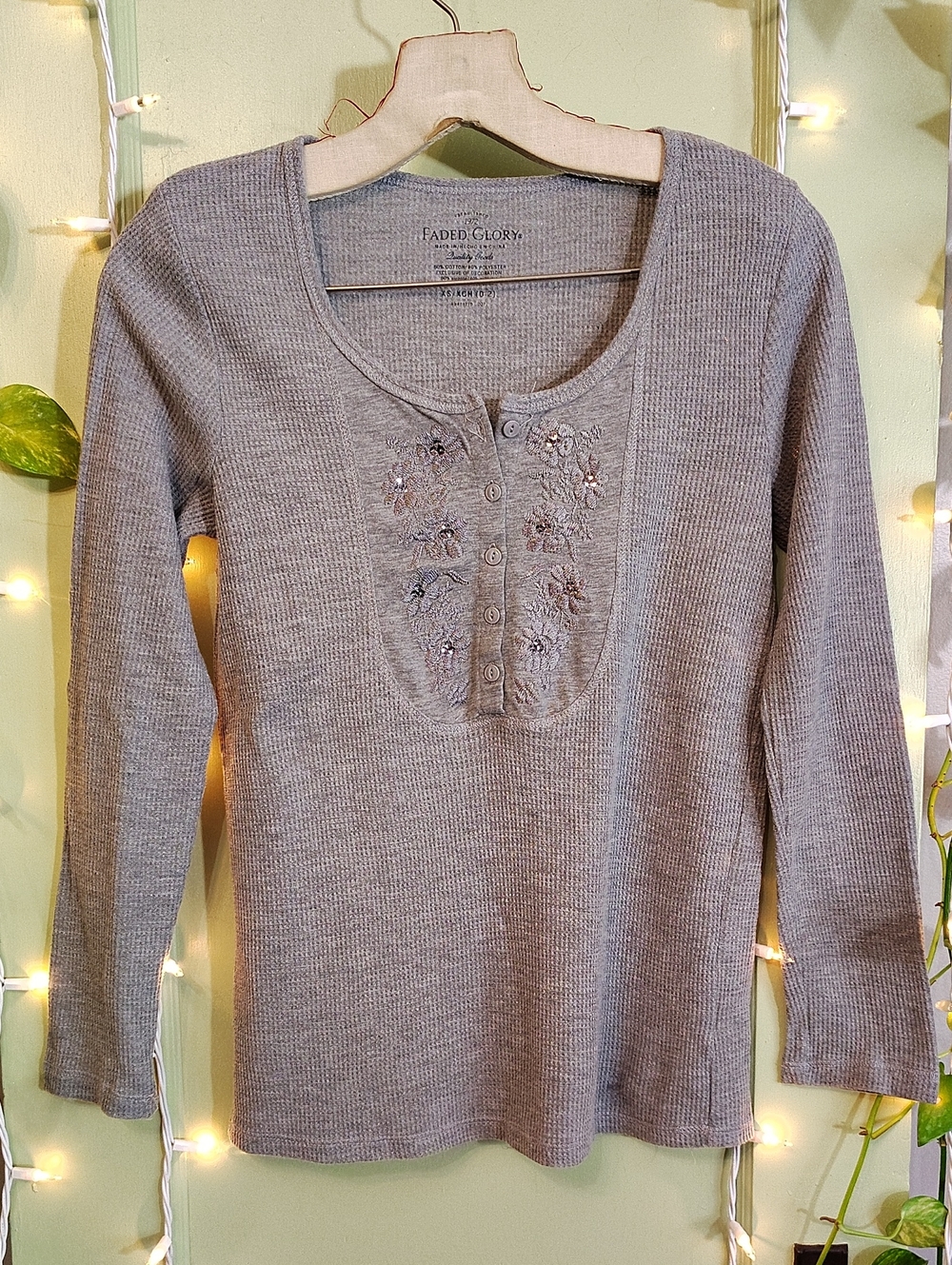 Women's Faded Glory Grey Thermal Henley Sequin Embroidery XS